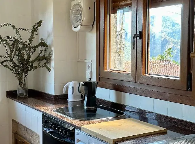 Aire De Picos Sur Brez